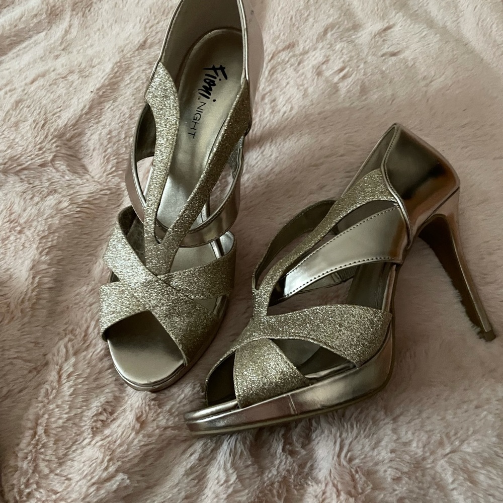 Ladies dress high heel dress shoe